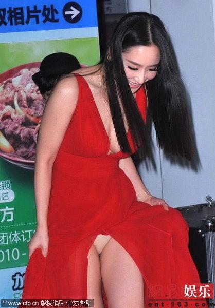 走光的明星网红是谁,揭秘意外走光的明星网红瞬间