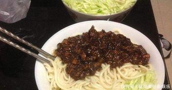 明星网红吃炸酱面,明星同款美食大揭秘