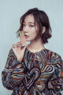 迪奥明星网红是谁啊,她是谁，为何成为时尚界焦点？