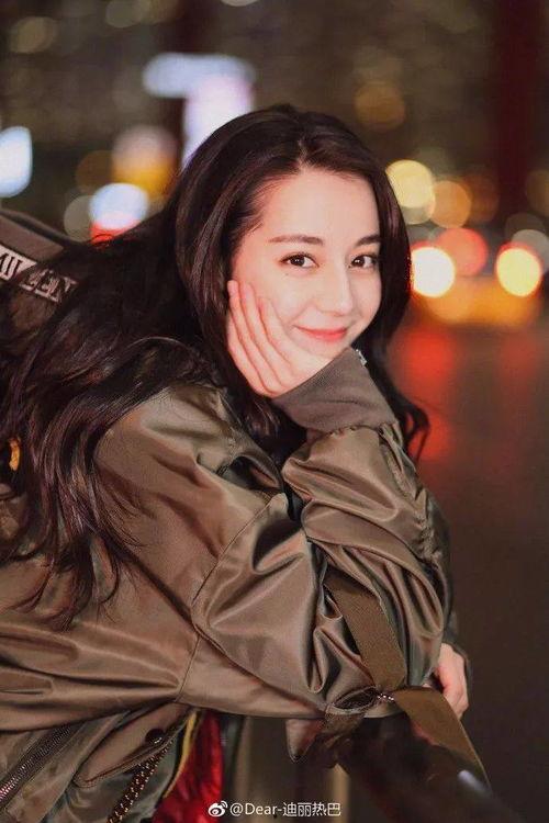 观音桥的明星网红,网红打卡地，明星同款美食与潮流风尚汇聚之地