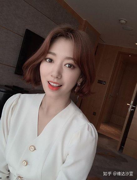 短发明星网红造型女,网红明星的时尚短发造型解析