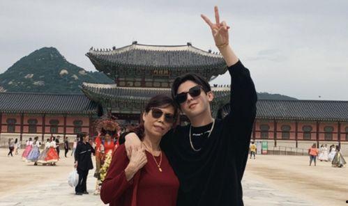 明星网红官宣微博,甜蜜爱情公开，幸福时刻定格！